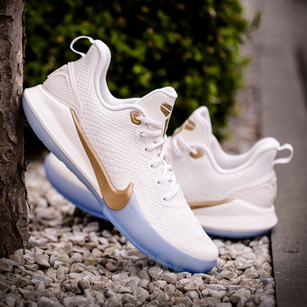 nike mamba focus metallic gold