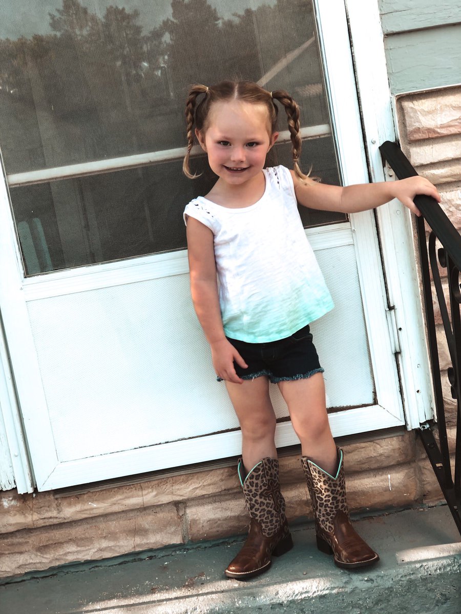kaileighstebens's tweet photo. Blessing your feed with the cutest little girl 💕 #lifewitheverleigh https://t.co/H6lIfCalxw