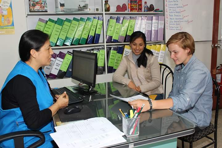 agtr_peru's tweet photo. AGTR con el fin de mejorar las condiciones laborales de las trabajadoras del hogar creó la Agencia de Empleos LA CASA DE PANCHITA a través de la cual ayudamos a miles de mujeres a conseguir un trabajo y negociar mejores condiciones laborales.
#AgtrLaCasadePanchita30años https://t.co/OgdpnFvLFU