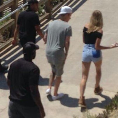 August 10, 2015: Hailey and Justin spotted out in Laguna Beach, California.