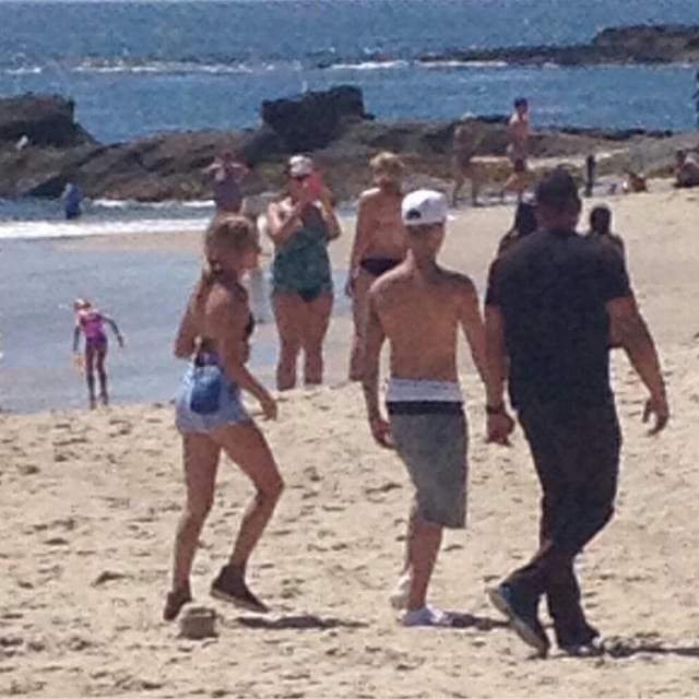 August 10, 2015: Hailey and Justin spotted out in Laguna Beach, California.