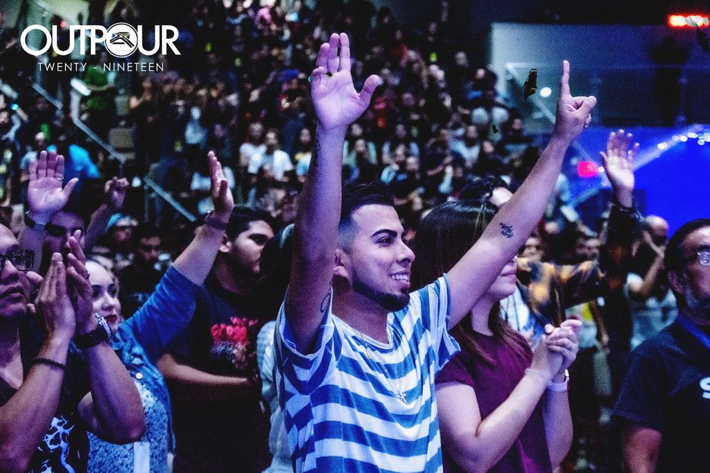 The atmosphere is set for Night Three!! 🙌🏻🙌🏻 

Get ready! Get here! It’s going to be great!
.
#Outpour2019
#DoItAgain
#CrossChurchRGV
#CrossYouthRGV
#RGV