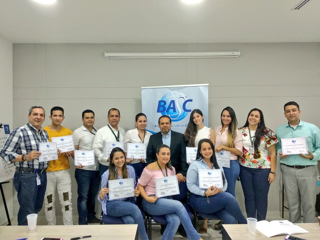 bascoriente's tweet photo. Culmina nuestro curso de formación de Auditores Internos BASC. Felicitaciones por su compromiso y excelentes resultados! #SomosBASC #EquipoAuditor #NormaBASC https://t.co/u1tdyAFbXQ