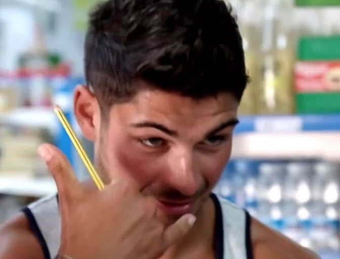 loveislandmemes 🏝 tweet media
