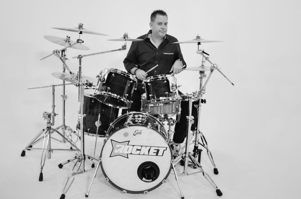 thebandrocket's tweet photo. Hmmmm...what's going through Paul's mind? π€ Caption this β
#KROQ #JackFM #IHeartRadio #SiriusXM #poppunk #altrock #musicindustry #musicvideo #BTS #Music #girlpower #rocketlaunch2019 #GiantsMusicVideo #rockettothestars #rocketpeeps #captionthis https://t.co/z1tB3IMWLF