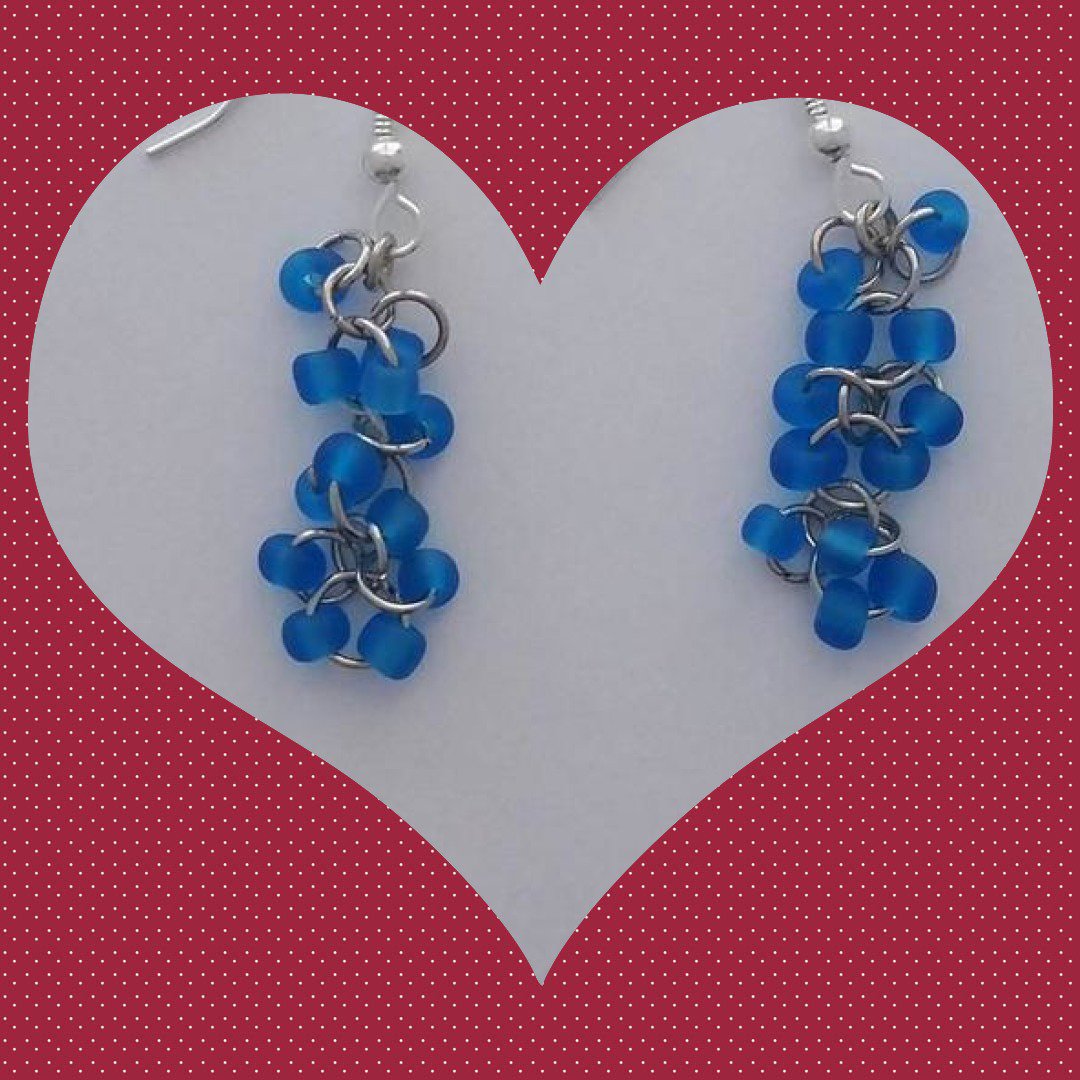 RayTheToolFool's tweet image. Custom hand made earrings frosted blue clear glass beads #GlasswithClass #Handmade
$11.00
➤ tinyurl.com/y4px7qlm