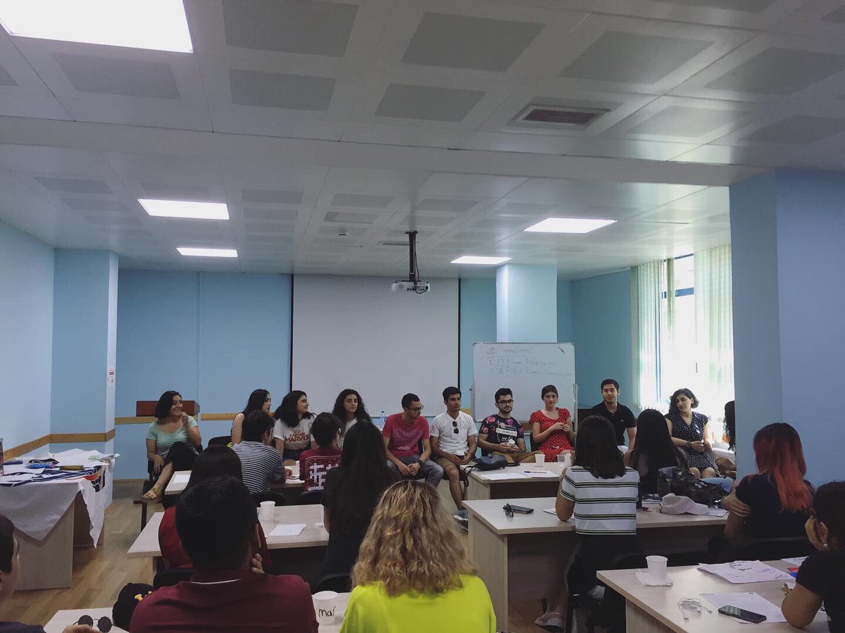 FLEXalumniAZ's tweet photo. Thanks to all of the Alumni who dedicated their time to share their experiences with newly returned FLEXers at the Re-Entry🥰💙 #flexalumni #flexalumniaz #exchangeourworld https://t.co/NDsIWSpk7b