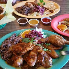 chacharestrn's tweet photo. Hello, weekend! We can almost taste you! Enjoy one of the finest Caribbean Cuisine experience in Northridge!! Drop at our place anytime today and this weekend! See yah!! #ChaChaChicken #Northridge #CaribbeanCuisine #Chicken #ChickenLovers #TakeOutFood #DineIn https://t.co/o70HAN89rv