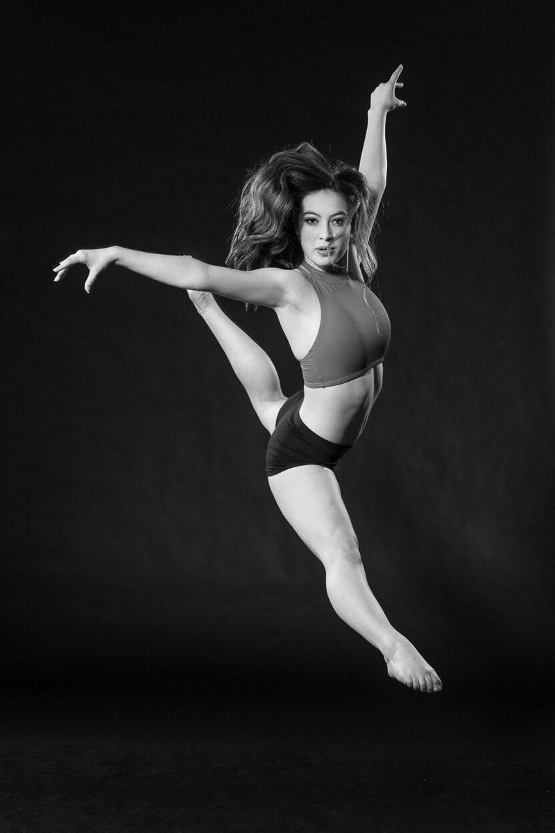 DavisDanceCo's tweet photo. Davis Dance would like to wish the happiest of birthdays to company member Sidney Stark! We love you Sid and hope you have a wonderful day! 😍
Photo Credit: Eli Akerstein @denverdancephotography
#DavisDance #DenverDance #DanceThatFeedsYourSoul #ContemporaryDancers https://t.co/nV6Yx5MPSD