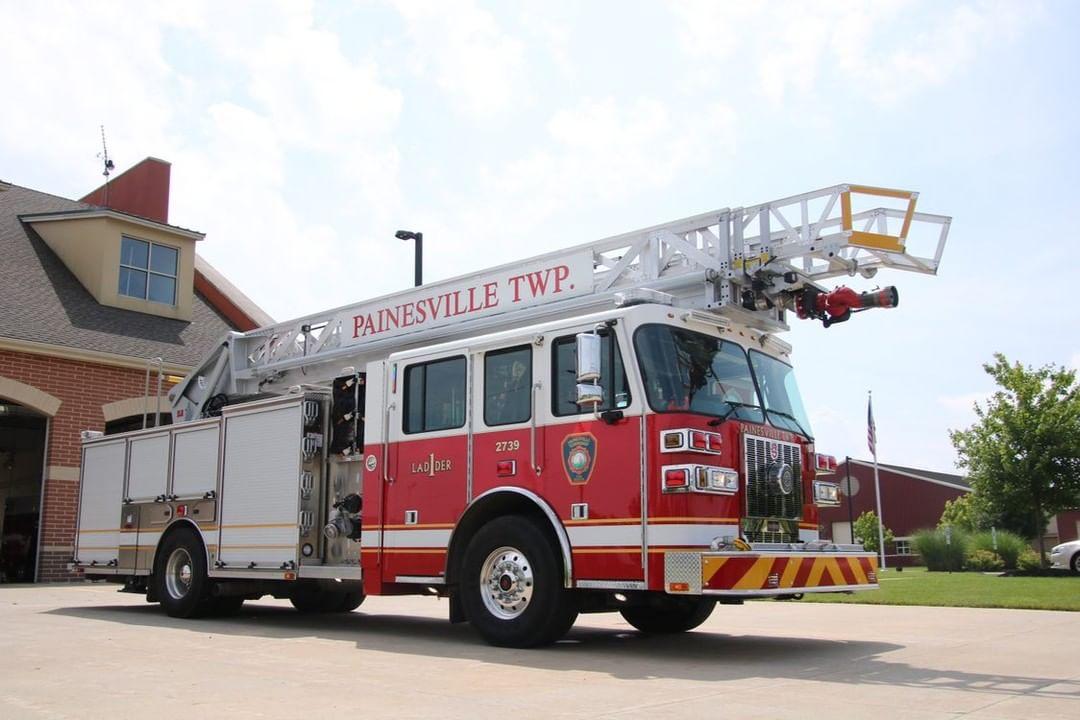 Sutphenfire's tweet photo. This summer #Ladderday is brought to you by the Painesville Township Fire Department's Sutphen SLR 75. #BuiltToDoWork https://t.co/3P7s62z1vU