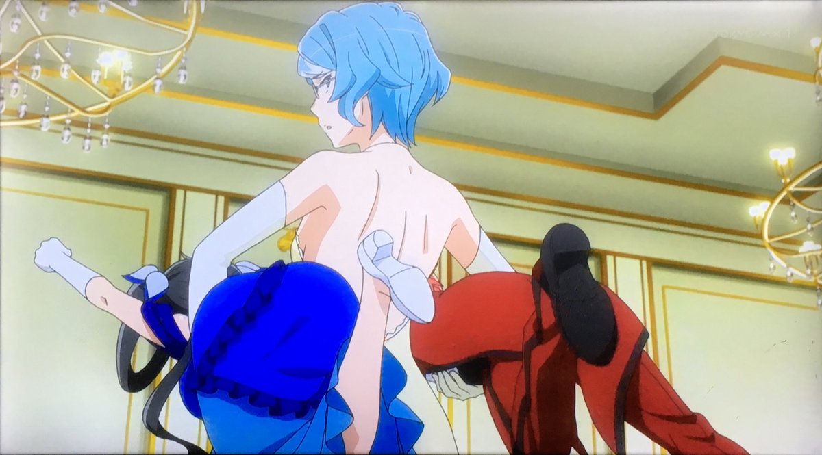 うさバグ 趣味から日常まで色々呟いてます ダンジョンに出会いを求めるのは間違っているだろうか １ 神の宴 パーティー ベルくんよくやったぁ アイズたんとダンスするとは 艸 そして相変わらずのヘスティアとロキのやり取りウケる ๑