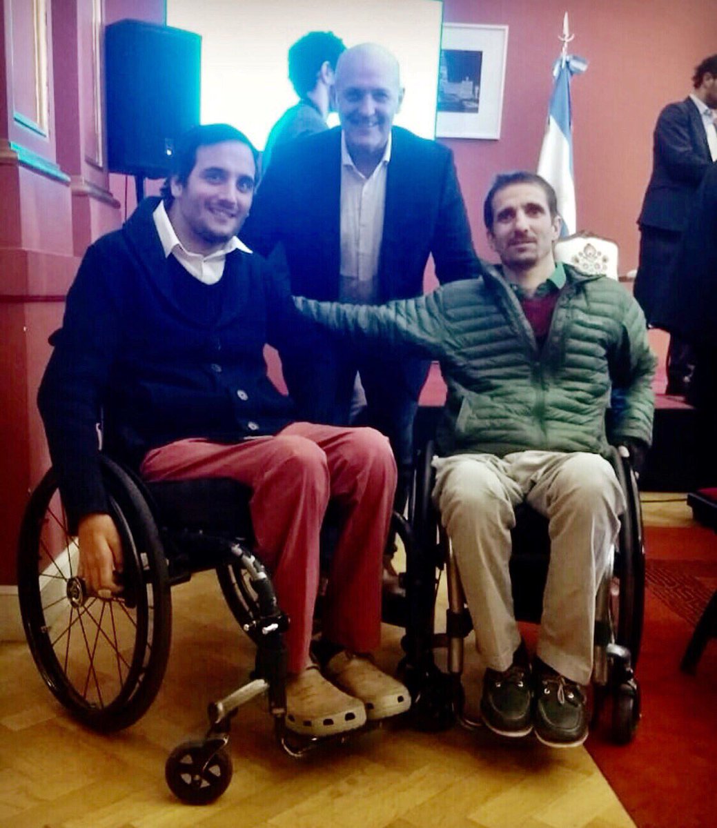 Quad Rugby, que respeto tan Grande 💪🏾♿️🏉 A los guerreros del Deporte Adaptado Juan Foa , Coco Rocha. ⁦@andiscapacidad⁩ ⁦<a href="/NicoDucote/">Nico Ducoté</a>⁩ ⁦<a href="/luchyravina/">Luchy Ravina</a>⁩ ⁦@PilarInclusion⁩