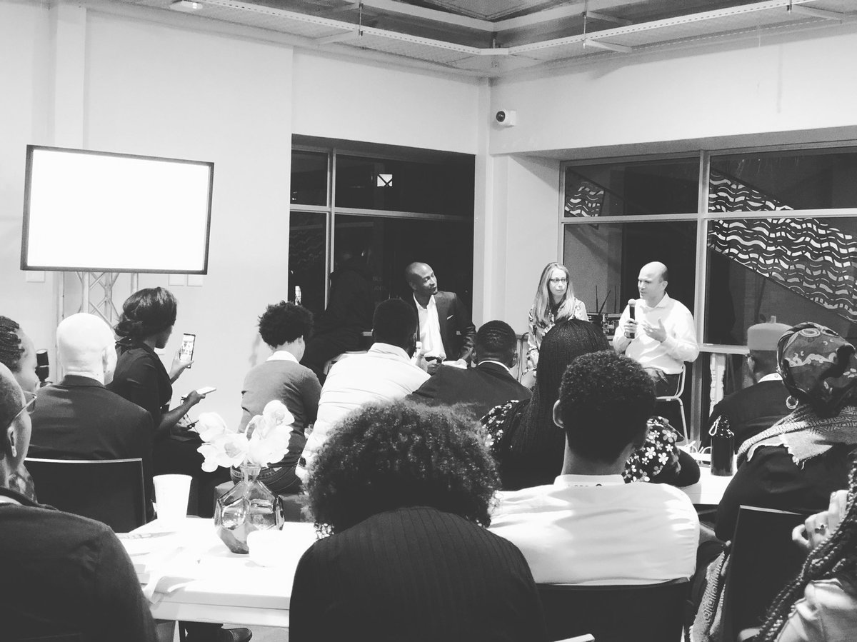 omaribnabdillah's tweet photo. Fireside chat with Bernadette Meehan (Ceo of the Obama Fondation) and Ben Rhodes (Ben’s the one who write the #yeswecan Speech) learning about leadership lessons from two of president Obama’s former senior foreign policy advisors.
#ObamaLeaders #OIAGroup https://t.co/B7aFE9VrCD