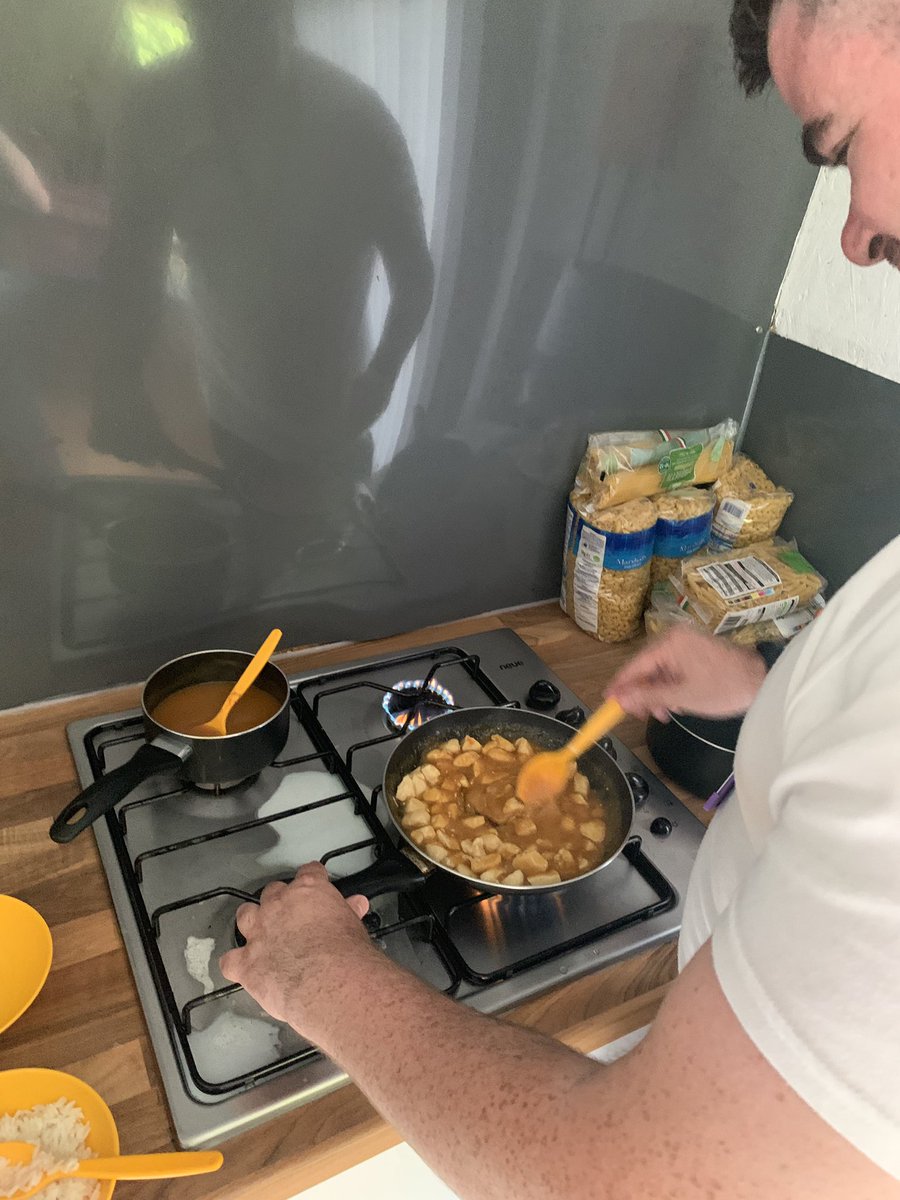 JayYSortit1's tweet photo. Dinner at the carbeth hut with a chicken curry cooked for the lads then out for a fire and s’mores before our night walk😎🤙🏼 @ycalanysortit1 @ysortit @AllisonYSortIt @Theresa_YSI_YC @GillianYsortit @LauraYsortit @LyndseyYsi @RachelYsortit @CarlyYsortit @emilyysortit https://t.co/j9MVg6NfN2