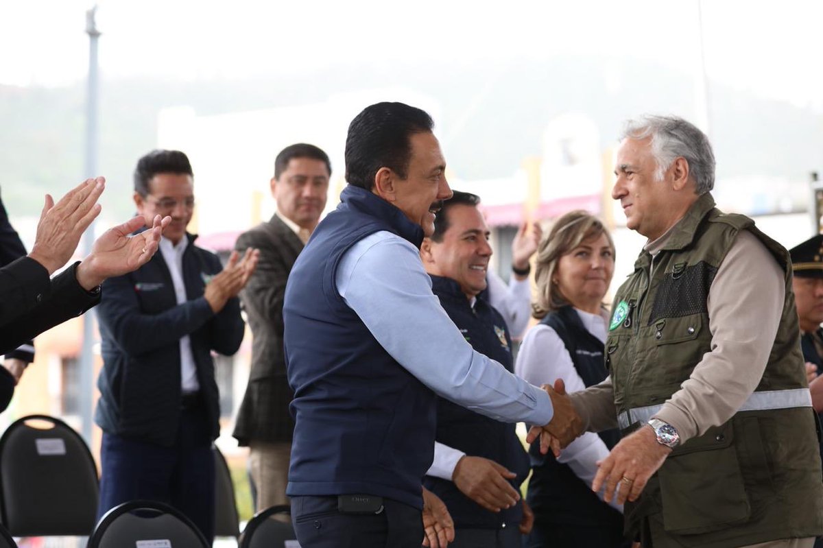 Agradezco las palabras de reconocimiento de mi amigo <a href="/TorrucoTurismo/">MiguelTorrucoMarqués</a>, titular de <a href="/SECTUR_mx/">SECTUR México</a>. Como bien lo menciona, en Hidalgo el turismo es parte de una política pública que impulsamos todos los días para que a la gente le vaya mejor. #BanderazoNacionalVerano2019