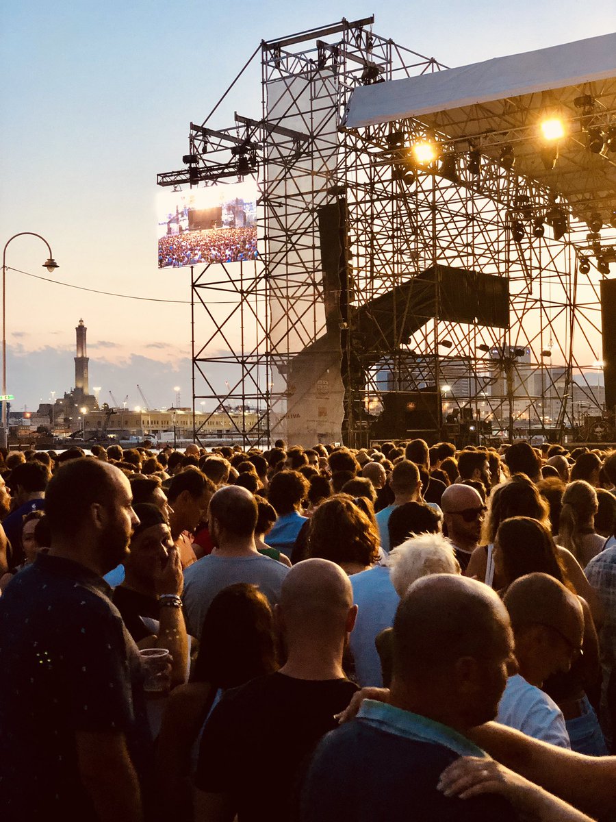 PortoAnticoGe's tweet image. Inizia ora il concerto di @jaxofficial + Articolo 31. Arena del Mare piena come un uovo! 🥚
-
#EstateSpettacolo19
#25anniversary
#OstiaLido
#jaxlive
#articolo31