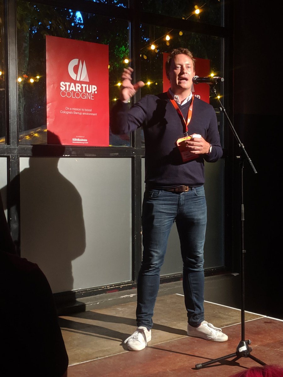 boydroid's tweet image. Der CEO von @Movinga  @AgeFinn erzählt auf dem #CSSN seinen Werdegang und wie er als #Rocketmann Movinga rettete. Jetzt macht er auf Canabis. #cologne #startups @StartupVerband