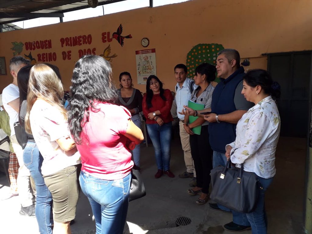 IvanIvanrv22's tweet photo. #MisMejoresAños | Junto a equipo técnico del @MIES_Zona7 visitamos unidades de atención para servicios residenciales y diurnos a personas adultas mayores ejecutadas en convenio con @GADCatamayo en el cantón Catamayo del #DistritoLoja. @berecordero @PlanTodaUnaVida @PaulGranda https://t.co/3VygzJ5LMN