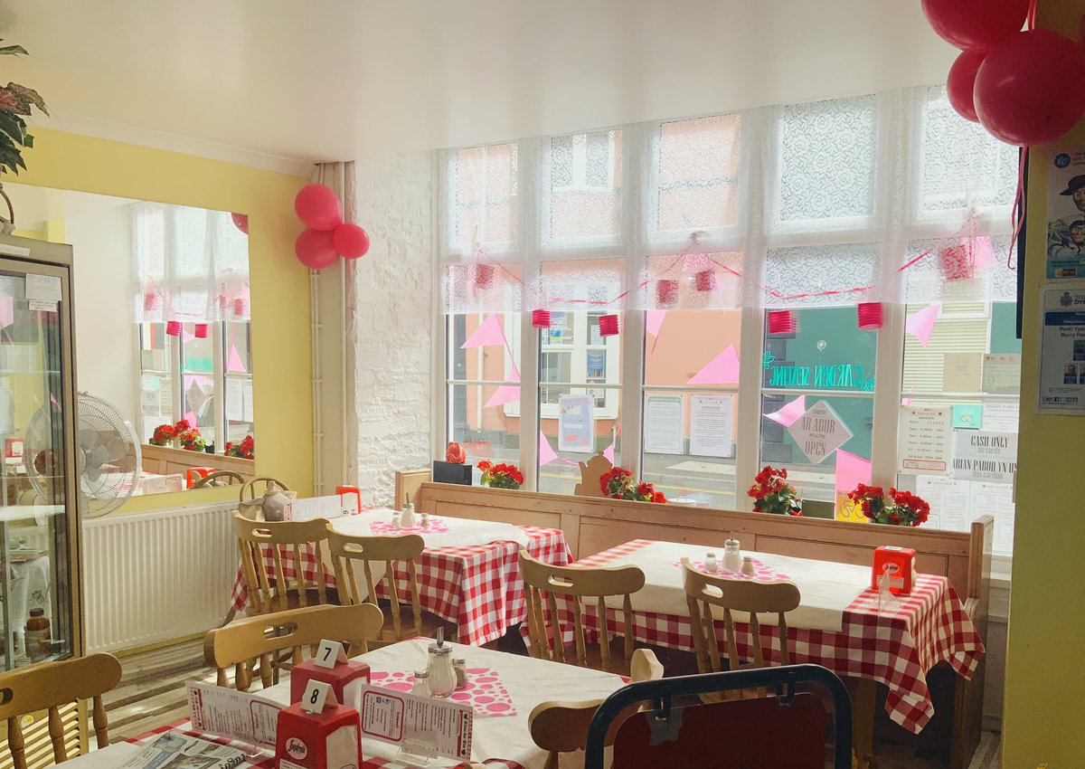 timeforteas's tweet photo. 💗We have all been busy this afternoon getting Time for Tea carnival ready - pop in tomorrow to join in the fun! we will suspend cooking for 15 minutes (1ish) while the carnival parade passes through our wonderful medieval Town. 💗 https://t.co/77WaWNW91i