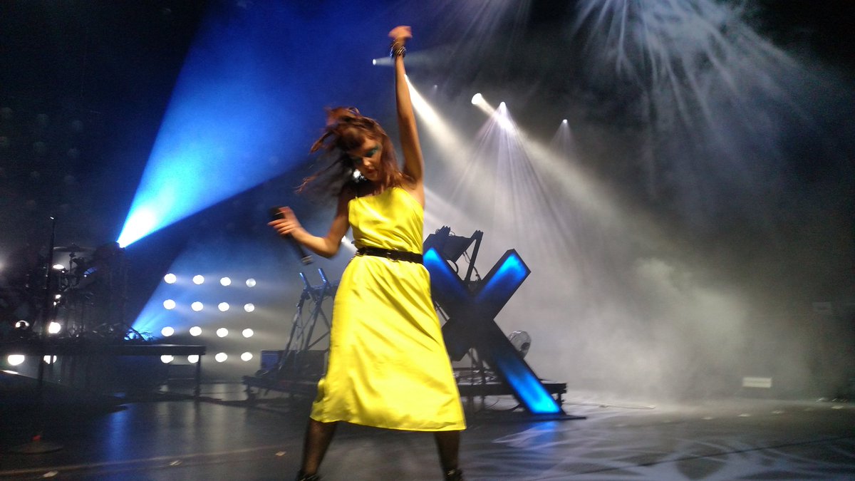 When the beat drops on "Clearest Blue" at <a href="/CHVRCHES/">CHVRCHES</a>!! 

#CHVRCHES #LaurenMayberry