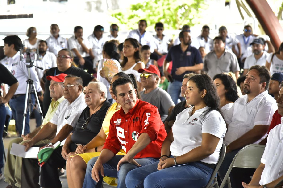 alitomorenoc's tweet photo. No le apostamos a la división o al encono, nos vamos a enfocar en el entendimiento, la colaboración y la solidaridad entre los sectores; este ha sido el más grande acierto del PRI. #LaFuerzaDeLaMilitancia https://t.co/Fj6H7z1Vi2