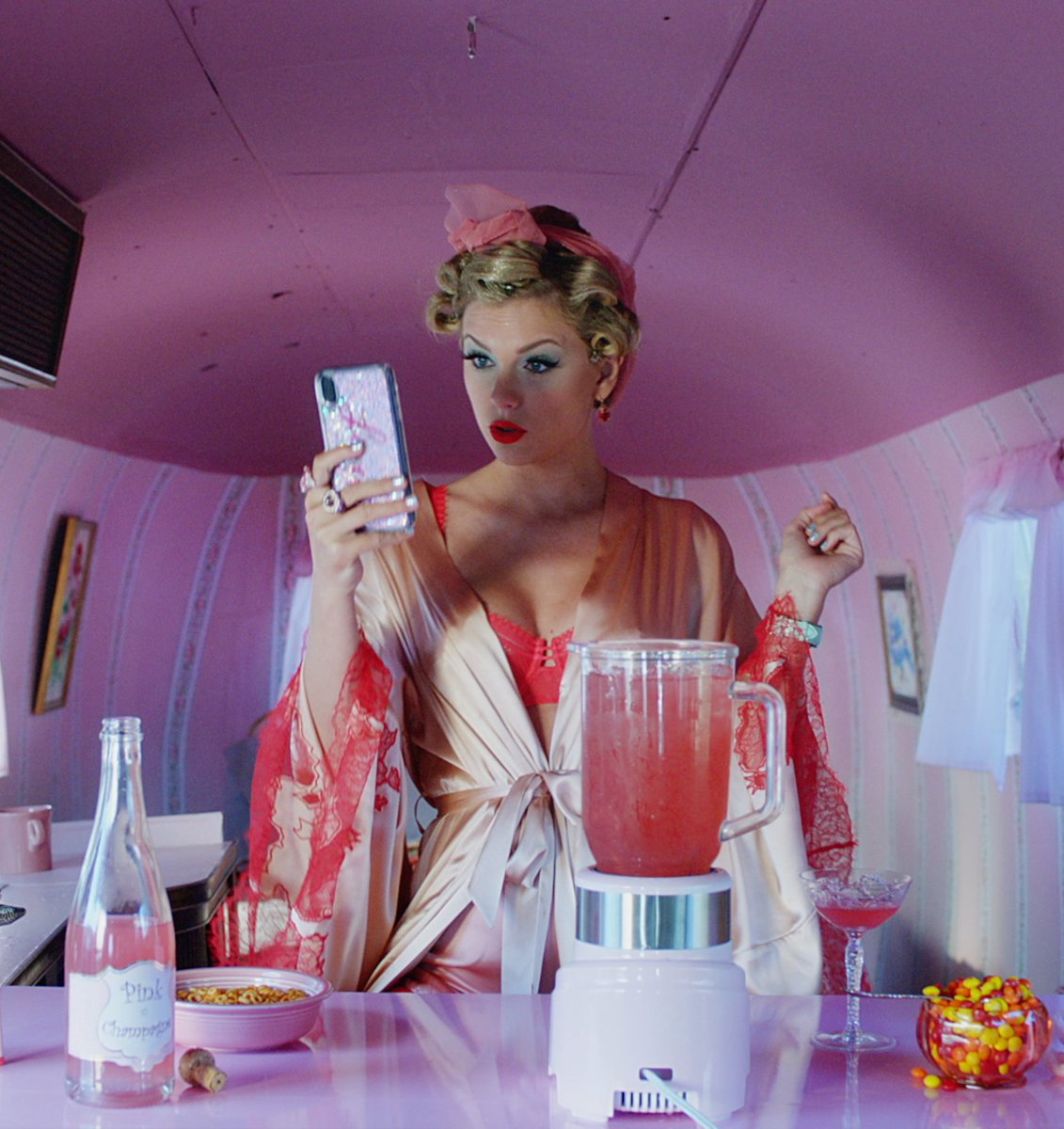 Taylor Nation tweet media