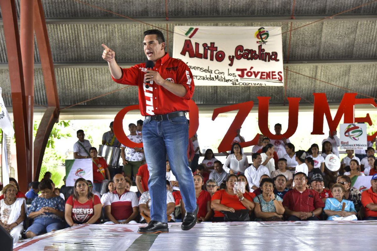 alitomorenoc's tweet photo. Para ganar elecciones se requiere, fundamentalmente, del trabajo permanente con las bases, los cuadros y los dirigentes, en una interacción dinámica y creativa, y eso es lo que haremos desde el primer día al frente del partido. #LaFuerzaDeLaMilitancia https://t.co/nPRC6Lmb0Q