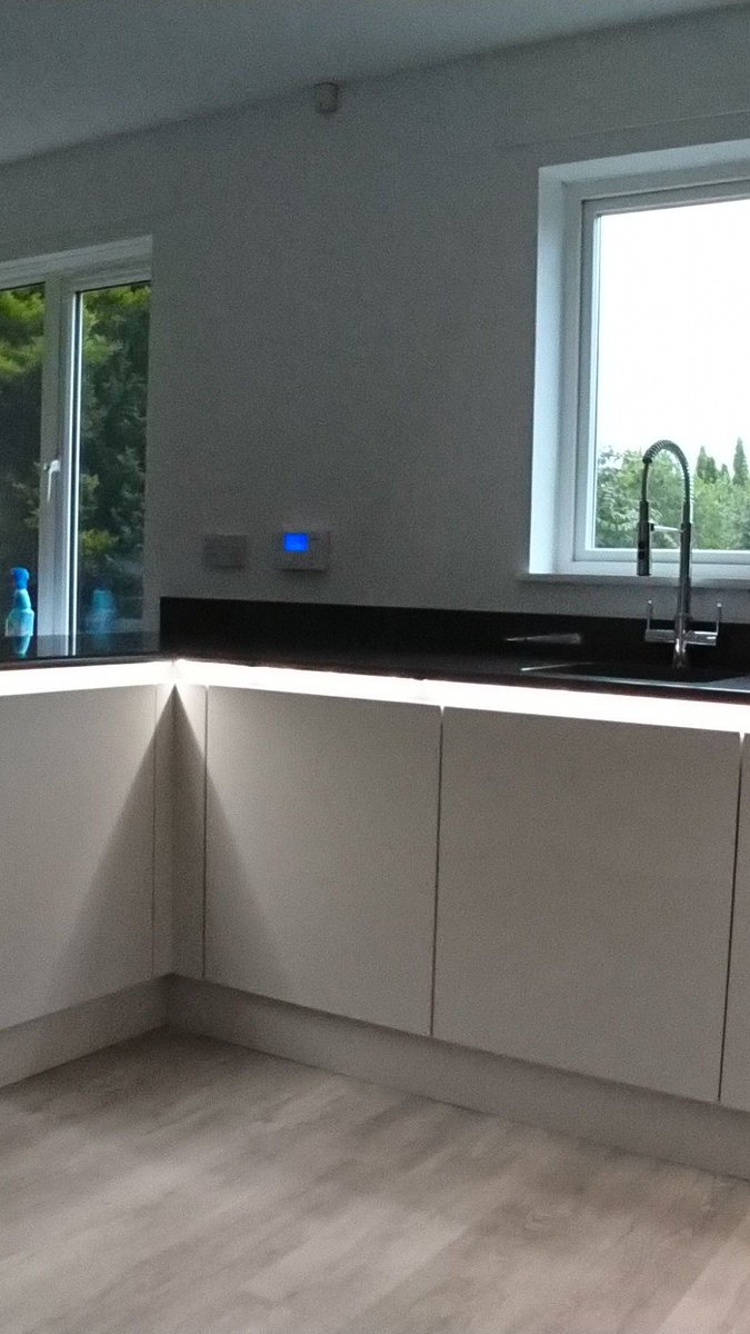 KJKinstallation's tweet photo. @WrenKitchens 🔥🔥🔥 installation finished today 🙌 https://t.co/PSzsnbWHgT