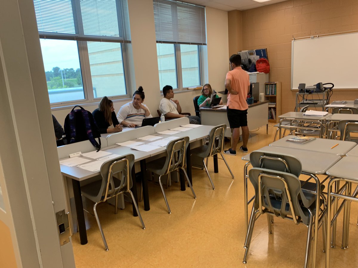 RaedaZietoon's tweet photo. Closing the achievement gap one summer at a time with summer school opportunities for EL students. #elfcpsmd https://t.co/OgiMbj8HgQ