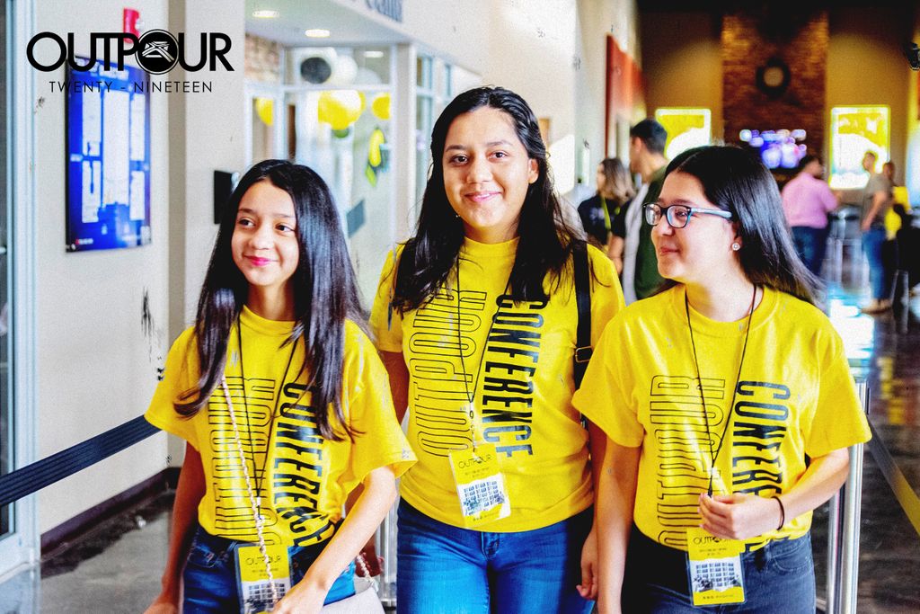 Don’t forget to stop by the MERCH store in the lobby tonight to get a T-shirt! 😜

(MORE MERCH IS ON THE WAY)💥
.
#Outpour2019
#DoItAgain
#CrossChurchRGV
#CrossYouthRGV
#RGV