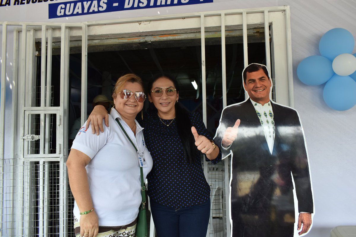 DauleEsRC5's tweet photo. Inauguración de la Central Districtal Guayas Distrito 4 con @mzambrahoch @VeroGuevarav #RevolucionCiudadana @JessekaVasqRuiz @RC5DauleD4 https://t.co/iSprHwVHB5