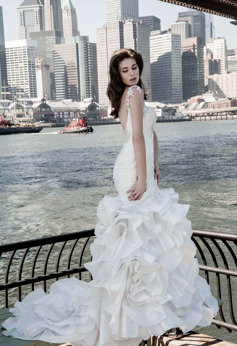 pninatornai's tweet photo. #FlashbackFriday to this ruffled beauty from the #IllusionCollection. https://t.co/Jk2VtPklIS