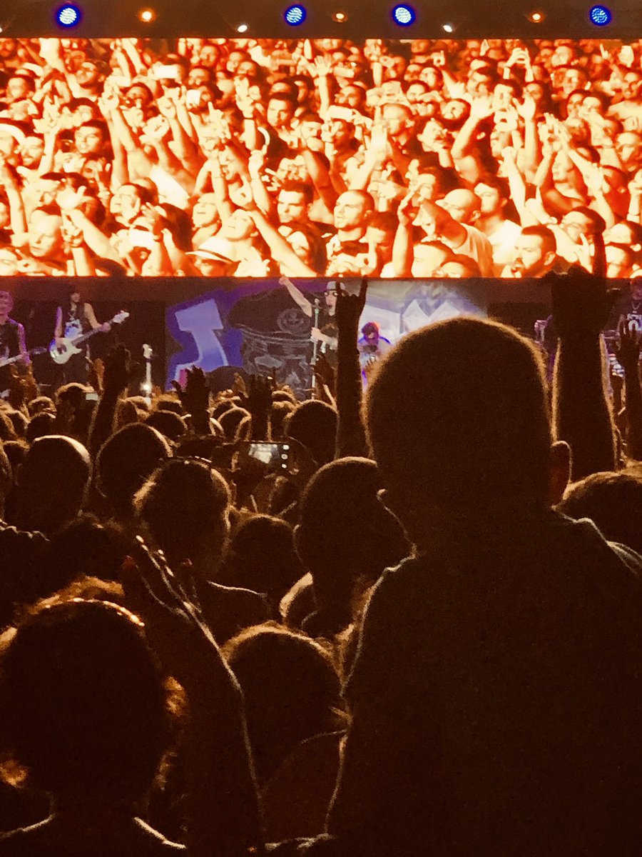 PortoAnticoGe's tweet image. Il pubblico dell’Arena del Mare risponde a @jaxofficial... saltando! 🙌🏻🙌🏻🙌🏻
-
#EstateSpettacolo19
#25anniversary
#OstiaLido
#jaxlive
#articolo31