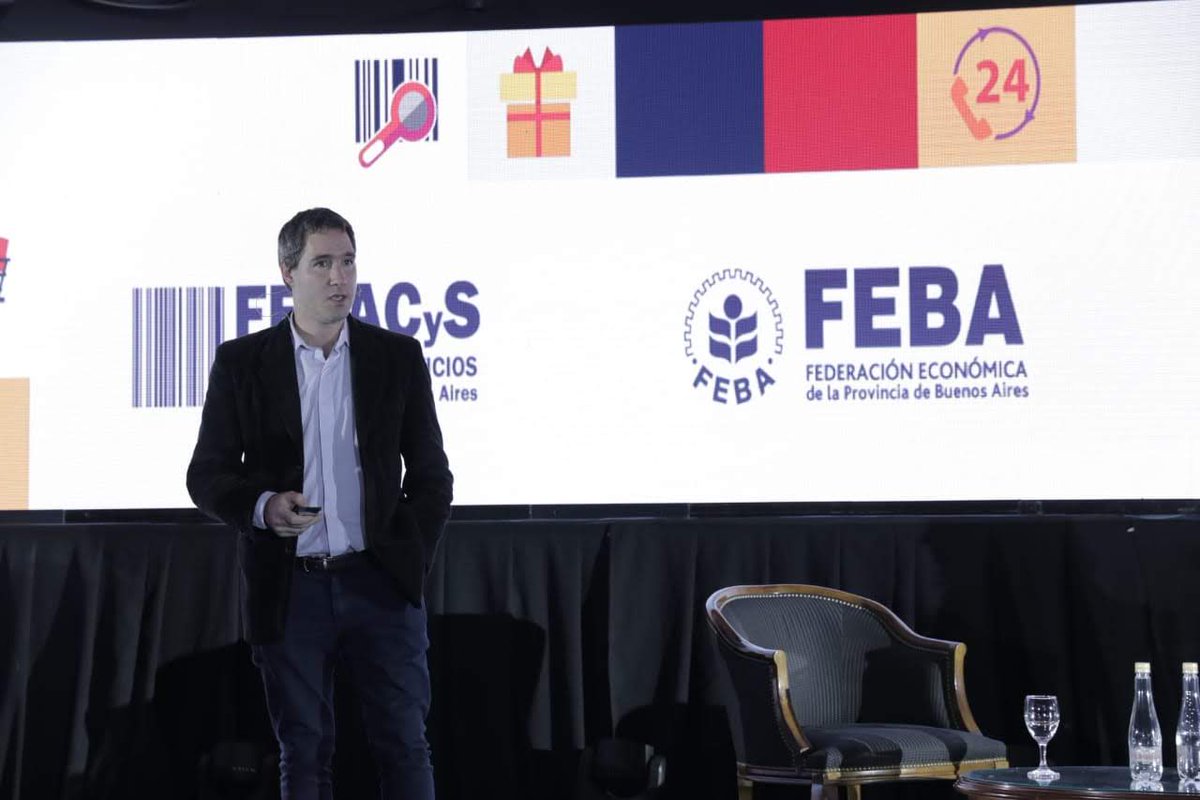 FebaOk's tweet photo. #AHORA
#ForoComercioFEBA 2019
Panel: CONTEXTO POLÍTICO - ECONÓMICO
Propuestas para Desafiar la Crsis
Lic. @dipace4, director de Focus Market
Escenario Electoral. Tiempo de definiciones.
Dra. @marielfornoni, socia directora de @MyFconsultora https://t.co/m2g3O0BuNb