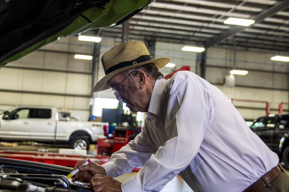 The_JPEmerson's tweet photo. RT ROUSHPerf: Now for the finishing touchesโฆ FordMustang #FordAirVenture #OldCrowMustang https://t.co/Fq8QhpTVvr
