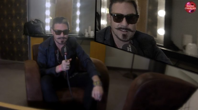 RivalSonsUSA's tweet photo. Happy #FuzzlordFriday! Hereโs an interview @Scott_Holiday did backstage at @MontreuxJazz ๐
#rivalsons #sharethesons #mrfuzzlord
https://t.co/IVvV3R6vc6 https://t.co/MXXnX9XueJ