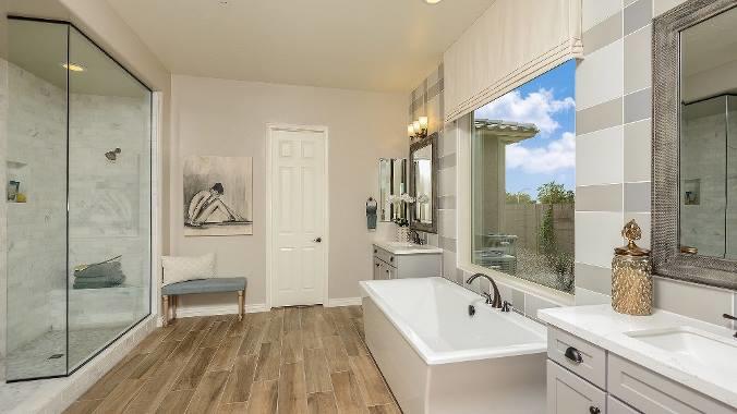 Because you deserve some "me time" with a relaxing soak in the tub. View more #beautiful bathrooms in #Phoenix: fal.cn/32TUT