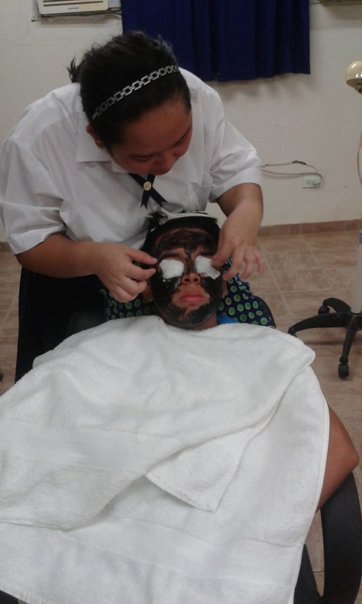 InadehOficial's tweet photo. Estudiantes del @IPHEinclusivo de Las Tablas en la provincia de Los Santos se capacitan en Maquillaje Facial con el instructor Armando Plata. #UnModernoINADEH @reformaseoye @rpc_radio
@CortezDelfia
@LudielaArauz @TReporta https://t.co/RAFNVJg0qD