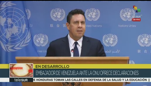teleSURtv's tweet photo. #ENVIVO | Embajador de Venezuela ante la ONU @SMoncada_VEN, En este mismo instante en #Colombia se están reclutando mercenarios para llevar a cabo un golpe en #Venezuela, nuestro trabajo es defender y evitar una guerra internacional donde invadan al país 👉https://t.co/tqMKHfl0b4 https://t.co/ZSSNUIioSK