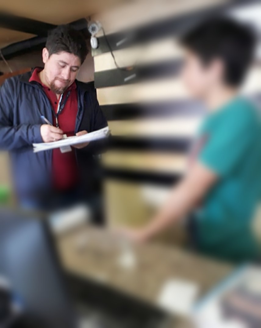 MinTrabajoEc's tweet photo. #MDTLoja | Realizamos #InspeccionesLaboralesEc de menores de edad en situación de riesgo, detectando incumplimientos en los que se iniciarán los procesos administrativos que la ley determina, por un #EcuadorSinTrabajoInfantil.

Director Regional - @BlacioRobert https://t.co/kyV9EnFPuW