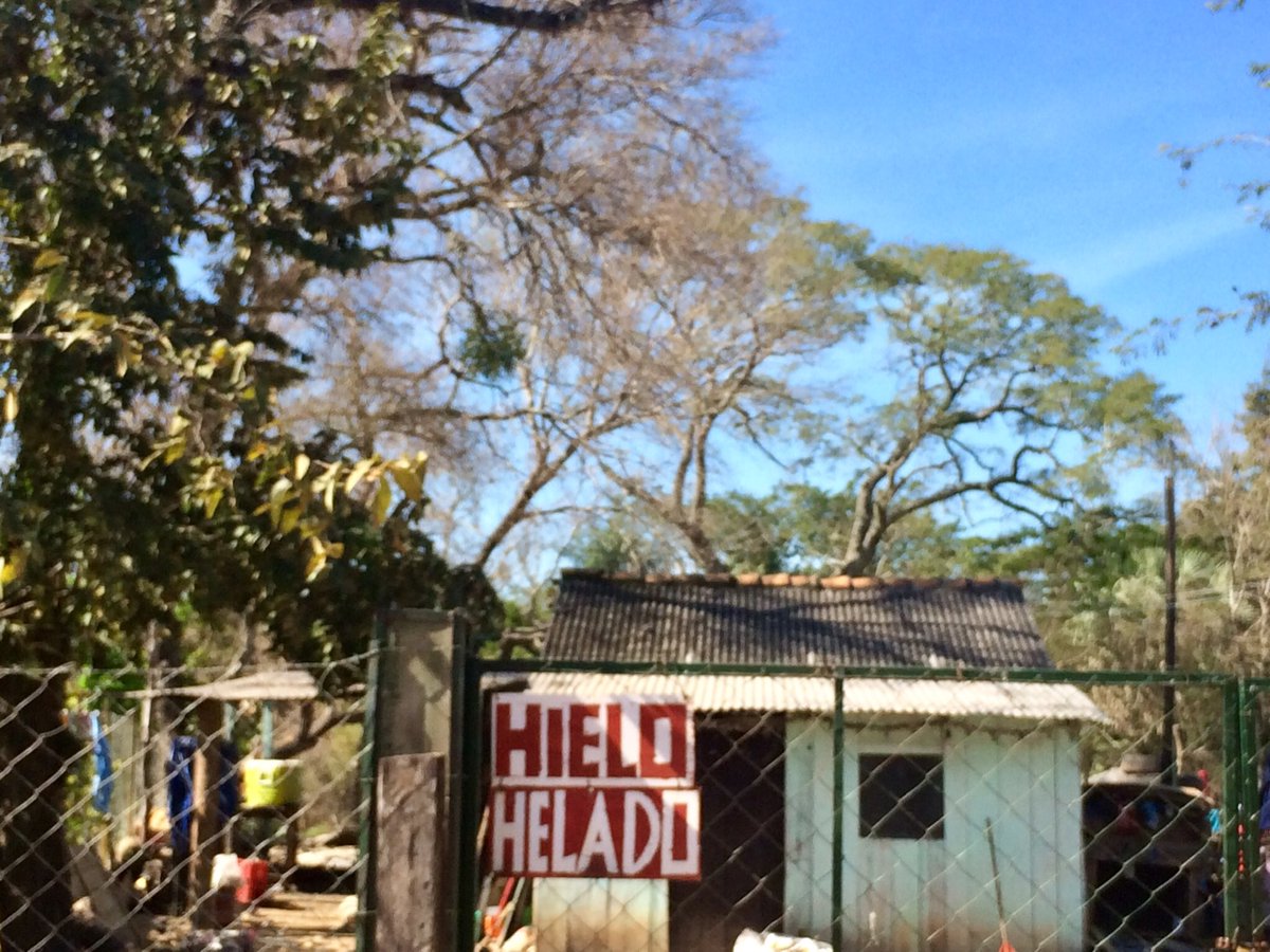 lafundicio's tweet photo. en el asentamiento de Santa Rosa, cerca de Limpio #Paraguay, Ña Ersi compone el álbum de la transformación de su barrio. Archivos vivos de la ciudad informal #CICdB #Paraguay https://t.co/Dc1y6jYzCb