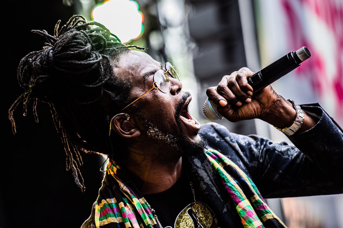 FestiValderAa's tweet photo. Zo, dat wordt weer een jaartje afkicken. Want oelala, wat was #FVA19 een fijne. Op naar #FVA20. Dat wordt een speciale hoor; dan viert FestiValderAa haar 10-jarig bestaan! 🚀
📸 > @NielsKnelis 🙏🏼 https://t.co/l2KWOVX6oL