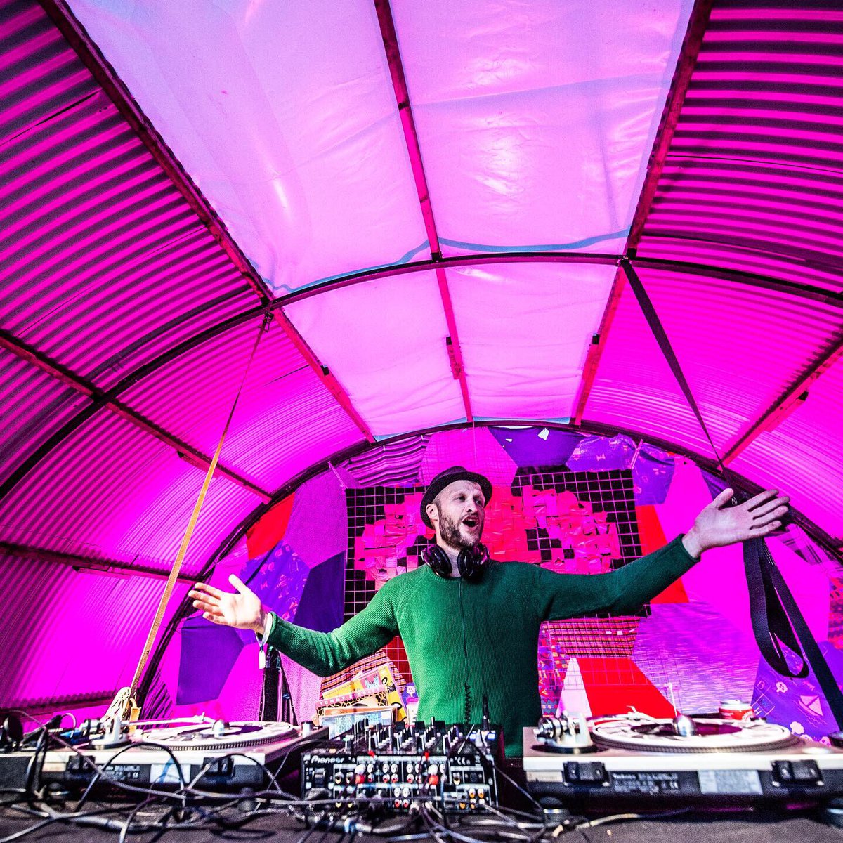 Zo, dat wordt weer een jaartje afkicken. Want oelala, wat was #FVA19 een fijne. Op naar #FVA20. Dat wordt een speciale hoor; dan viert FestiValderAa haar 10-jarig bestaan! 🚀
📸 > <a href="/NielsKnelis/">Niels Knelis Meijer</a> 🙏🏼