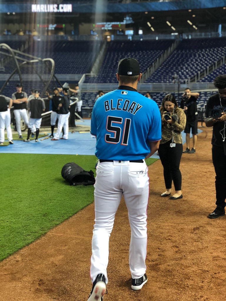 ScottRossman7's tweet image. It&apos;s official, @BledayJay signed his first pro contract with the Marlins. He gets a bonus of $6,670,000, 6 grand more than his draft slot. Media in South Florida with him now, see and hear from JJ coming up at 6 and 10, and if it comes in soon, at 5 as well! @MHSDolphins2019