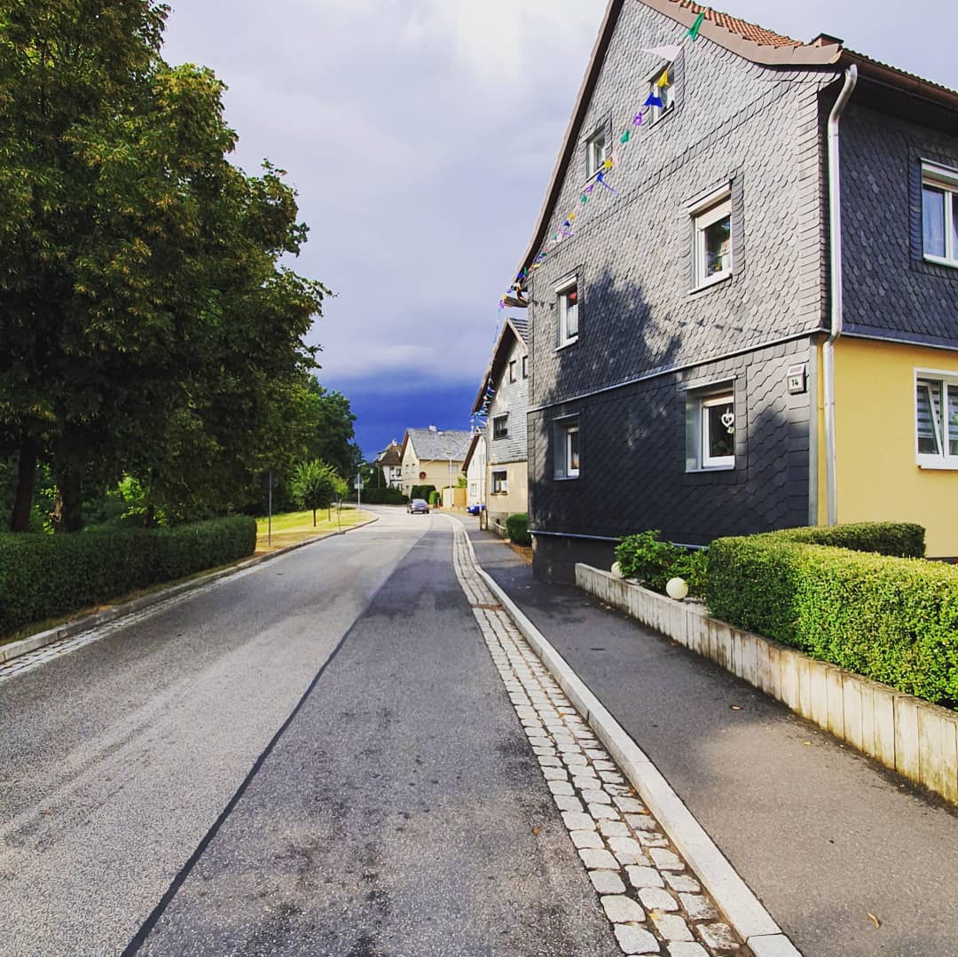 bodoramelow's tweet photo. Orte wie #Mupperg im Kreis #Sonneberg beweisen mit ihrer langen Geschichte, dass Menschen das Trennende überwinden können. Ehemals ein Ort im Grenzgebiet - jetzt im Herzen von #Franken. Danke, dass ich bei der 950 Jahr Feier dabei sein durfte! https://t.co/jhbSJcCxgW