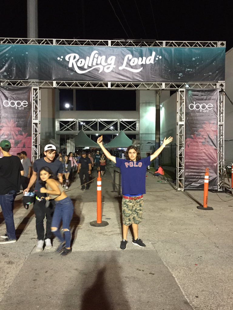 isaac305ftw's tweet photo. 2016-> 2019 till next time 😈👨🏽‍🎤 @RollingLoud https://t.co/xI6I62C5x4