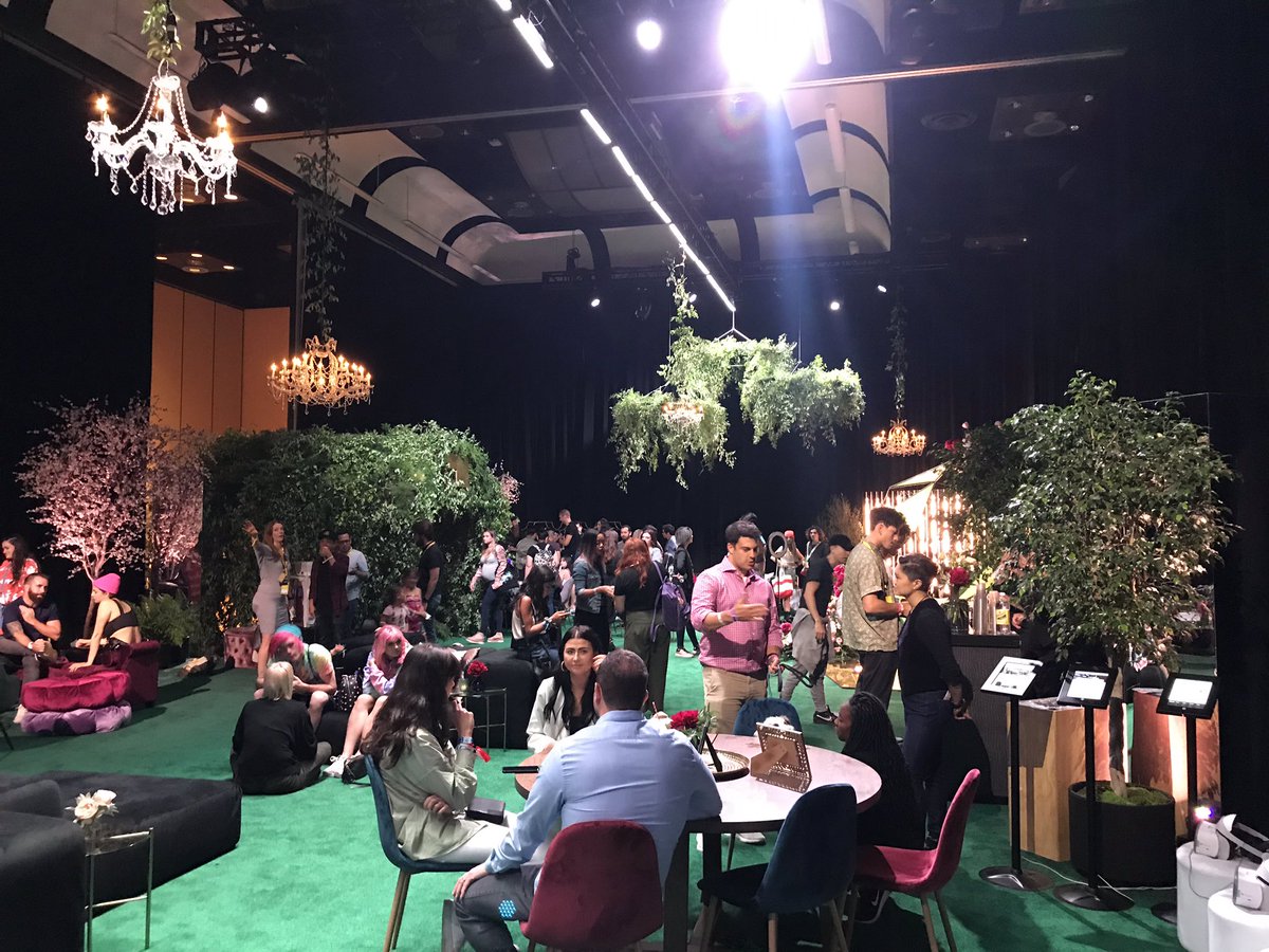 DigitalLA's tweet photo. 🌺🌳🌿💐🌹 The Fullscreen garden lounge has lots of flowers, Dave Crosland @DaveCrosland making TiltBrush gardens, @MooshWalks animal character socks 🐰, and giftbags for creators #FullscreenFam #FullscreenGarden @Fullscreen #Vidcon #Vidconus https://t.co/r02CkDv5Gr
