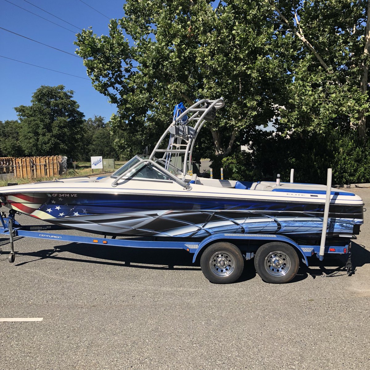 SharrahKevin's tweet photo. Another boat wrapped and ready to hit the water!

(KSD design/print/install) https://t.co/Q6cS5hJe6Y