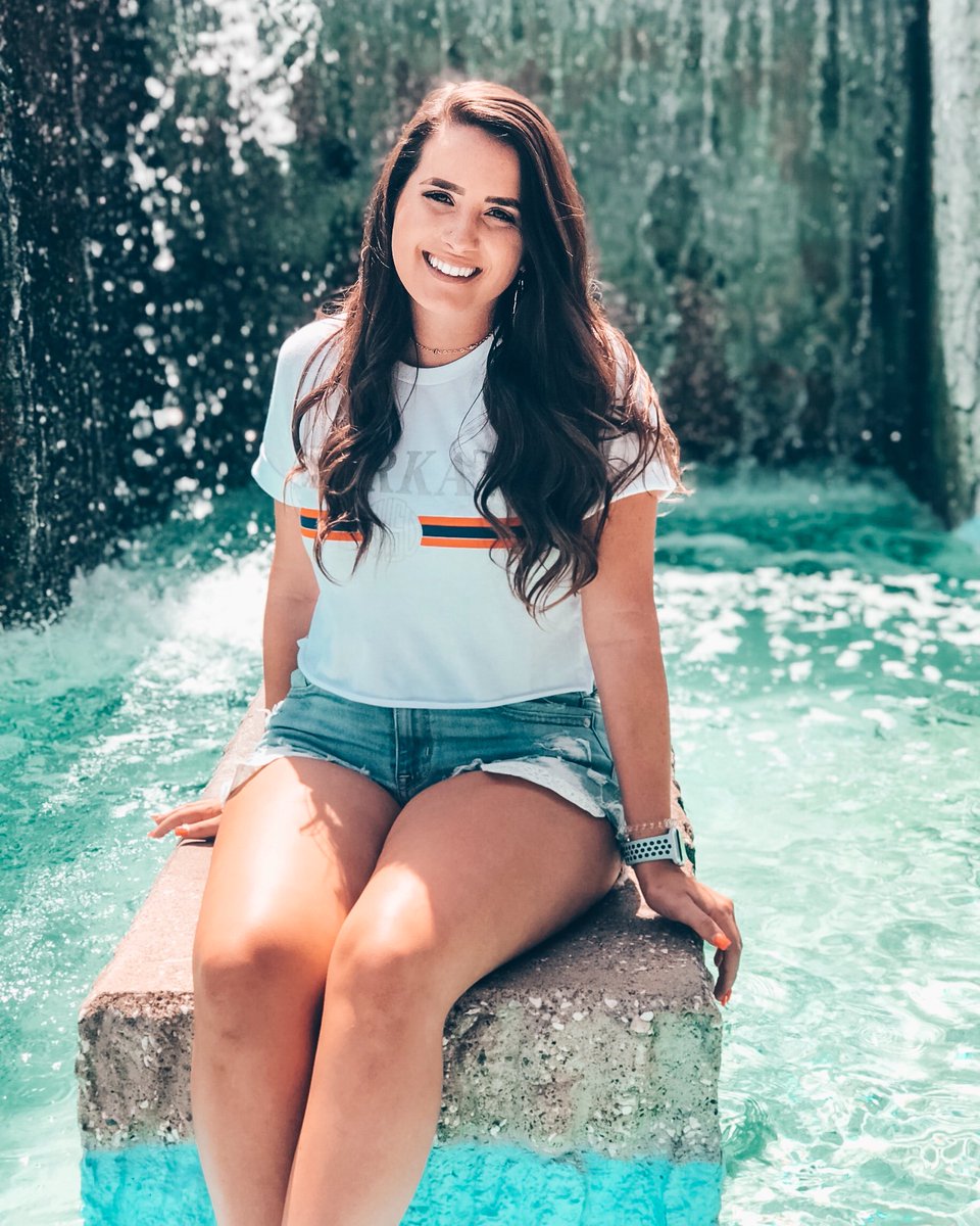 barefoothville's tweet photo. How do you ⇢ fUnK uP ⇠ your tees? ✰ Tag us in your fun styles to be featured on our page!! #shopbarefoot #FunkItUpFriday #shsu23 https://t.co/uU7UIRF2Kn