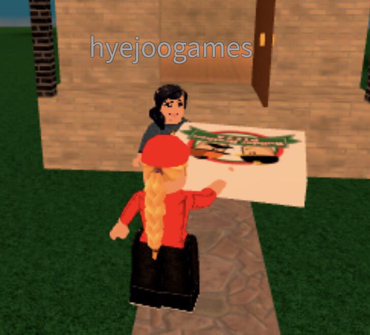 Claire On Twitter Hyewon Au Gowon Plays Roblox Whenever - cashier work at a pizza place restaurant roblox let s play